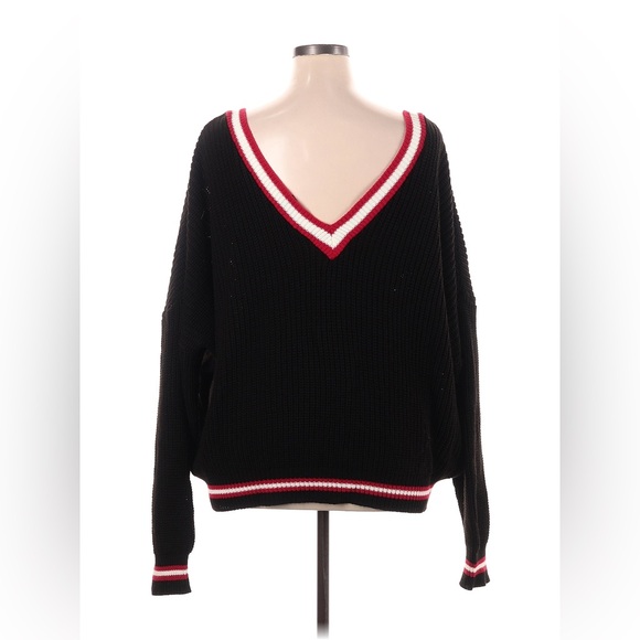 Collegiate Varsity Stripe V-Neck - Picture 9 of 9